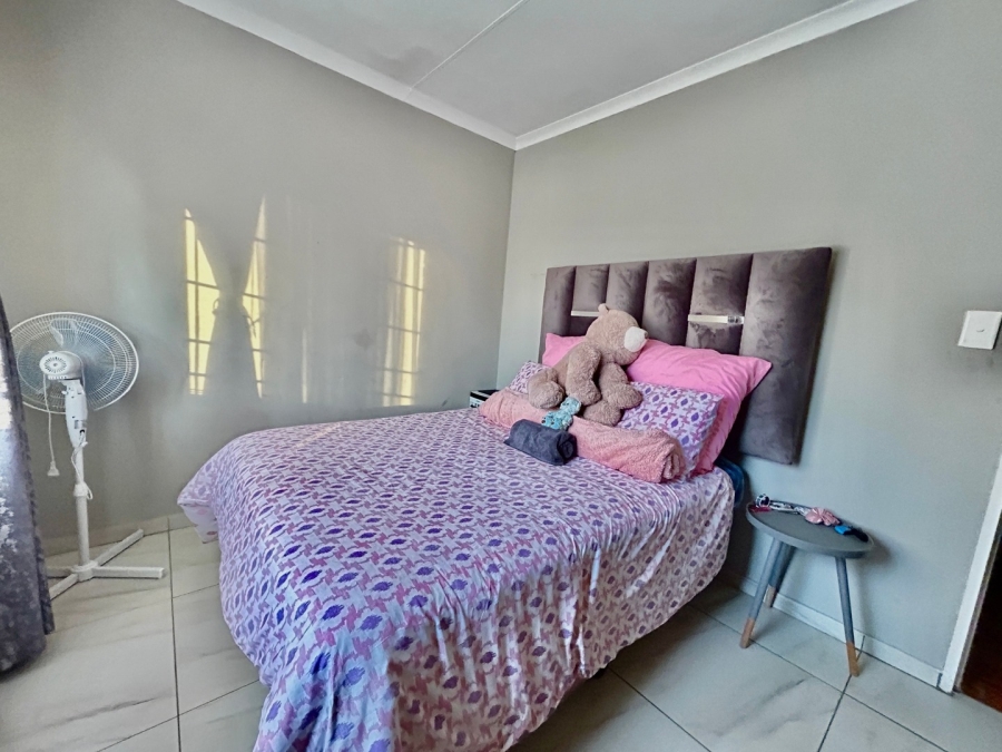 To Let 3 Bedroom Property for Rent in Waterval East North West